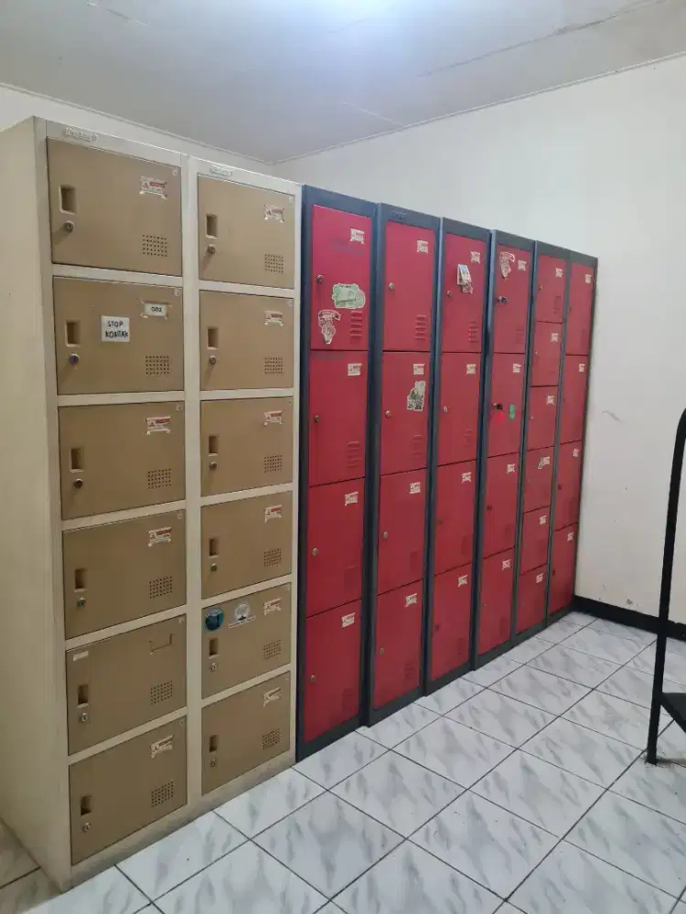 Loker krissbow 6 pintu 8unit