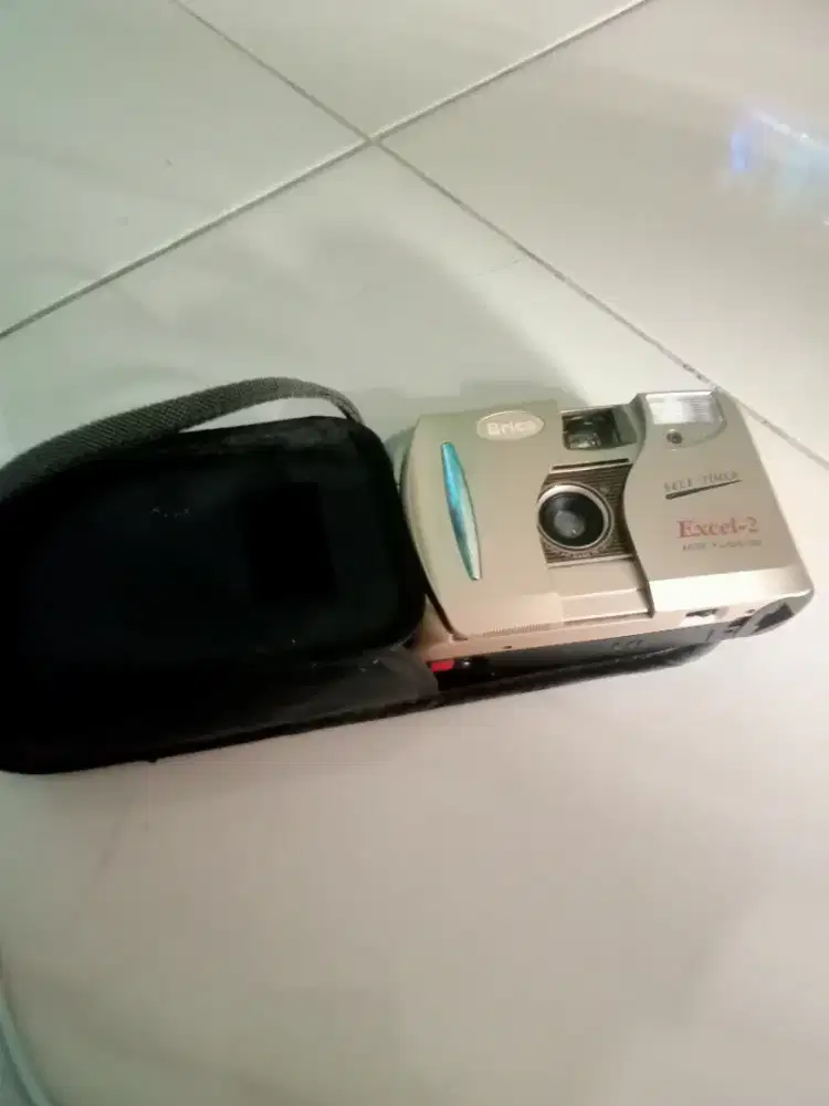 Kamera jadul merk Brica