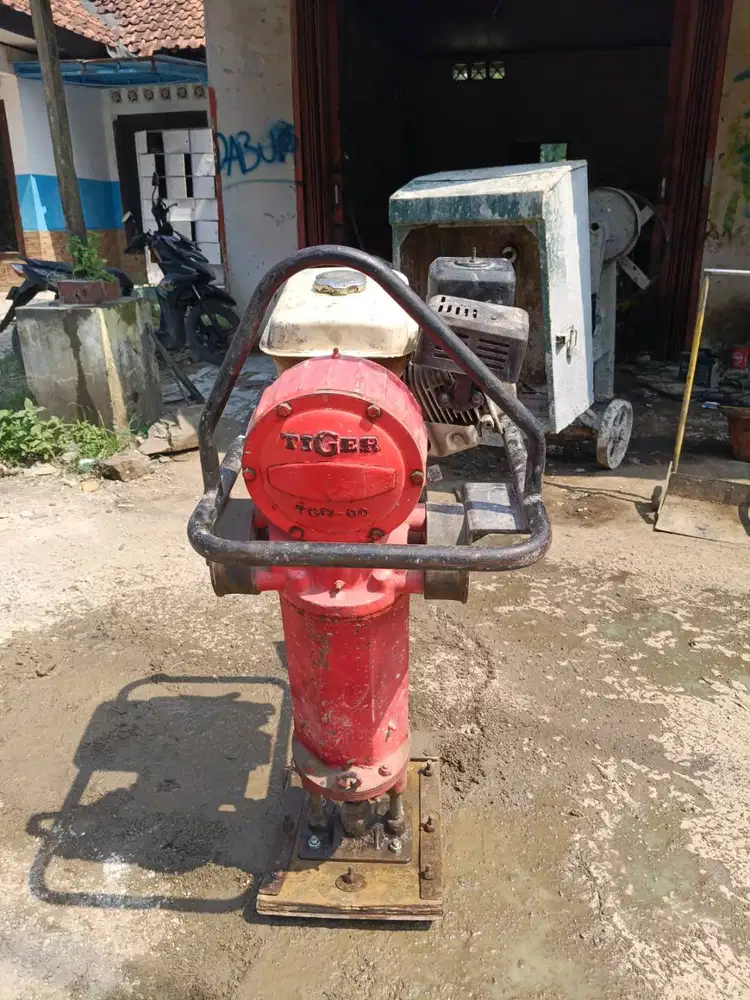 Jual Mesin Pemadat Tanah Stamper Kuda Tiger Kondisi Mulus