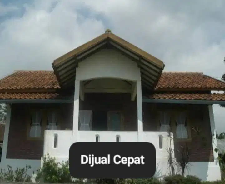 Dijual Tanah dan Rumah ex Vila di Pinggir Jalan Daerah Cijeruk Bogor