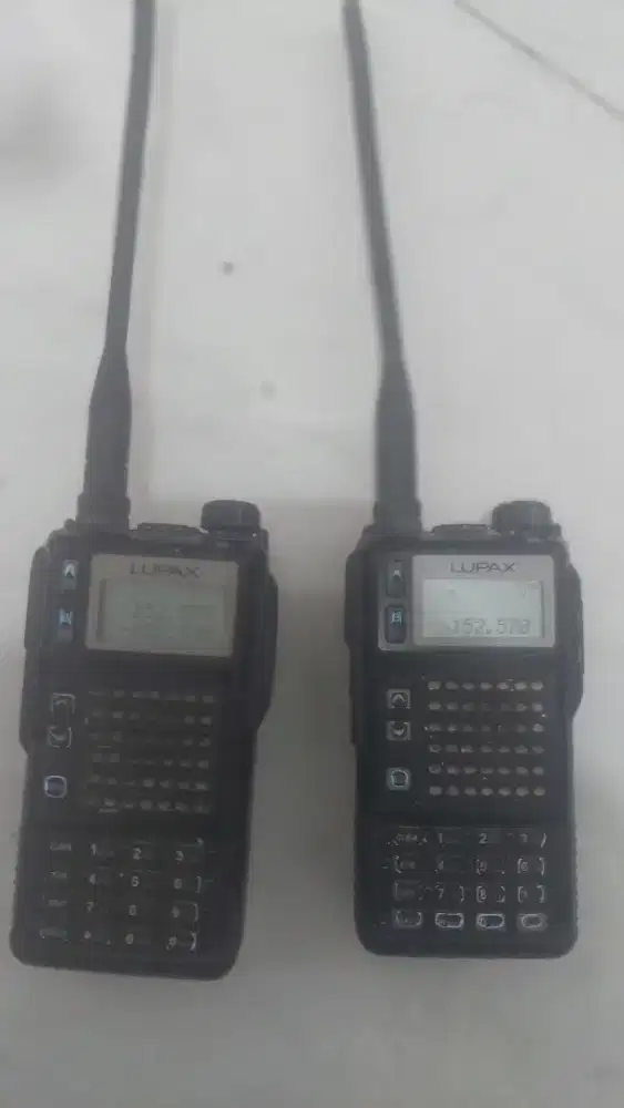 HT (Handy Talky) 2 unit murah Merk Lupax T1088 bekas proyek