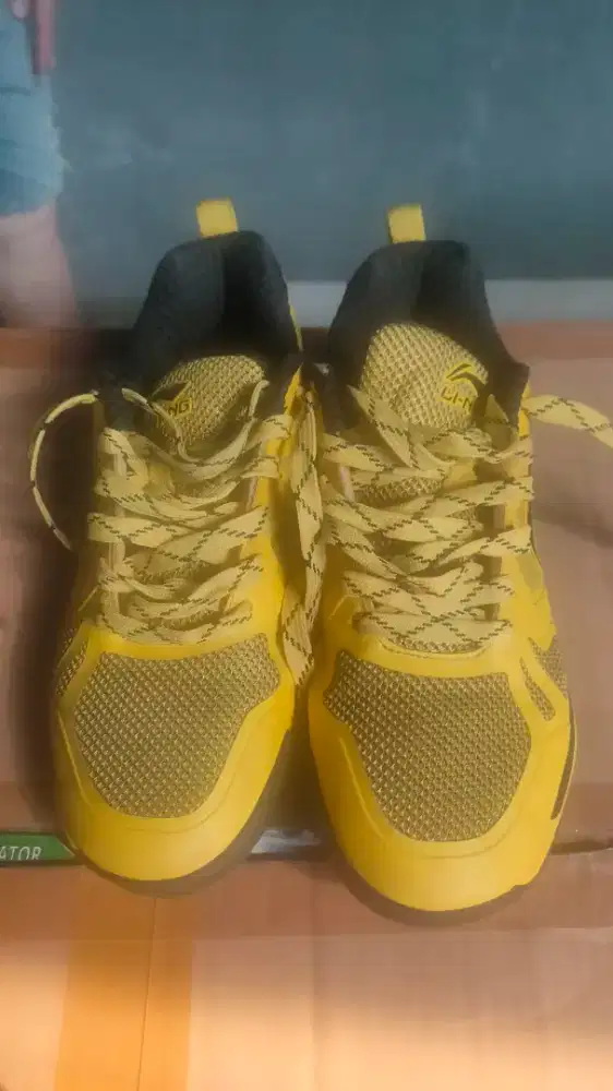 Sepatu Bulutangkis