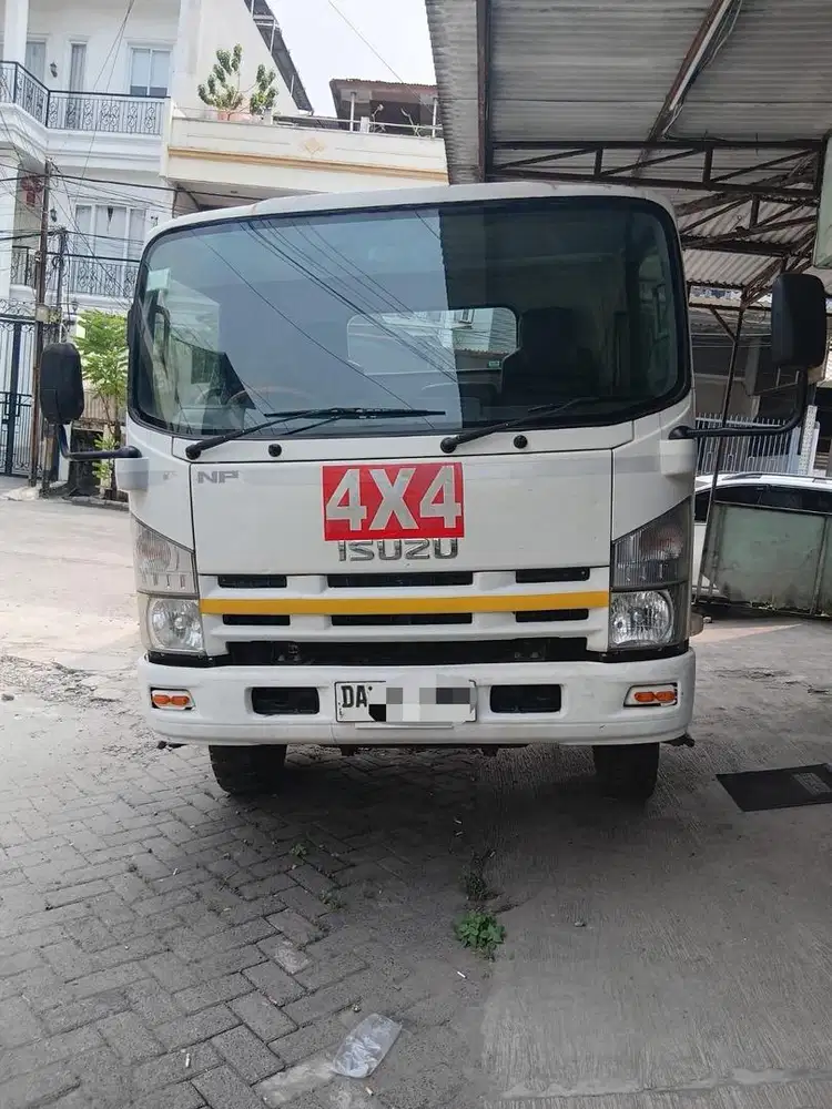 Isuzu Elf NPS 75 4x4 CDD 6 ban