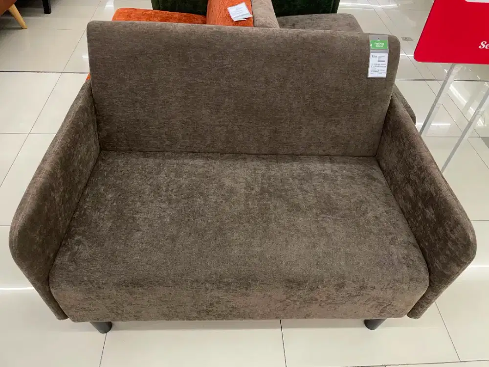 Carnelia Sofa 2s