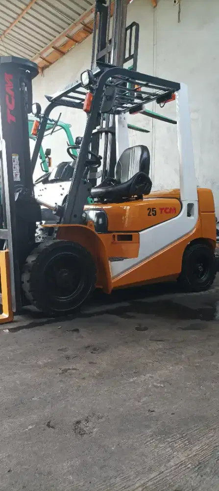 Forklift TCM 2,5 Ton,Manual,Tiang 3 Meter,Isuzu C240,C6,Tahun 2004