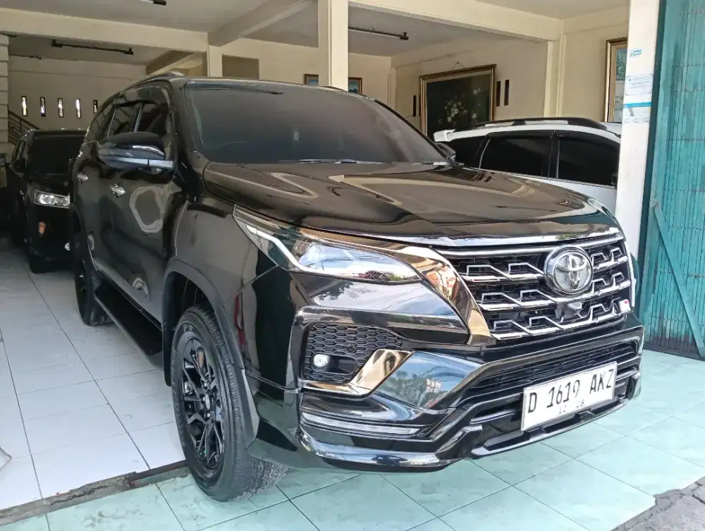 Toyota VRZ GR 2,8 Diesel AT 2023 Hitam