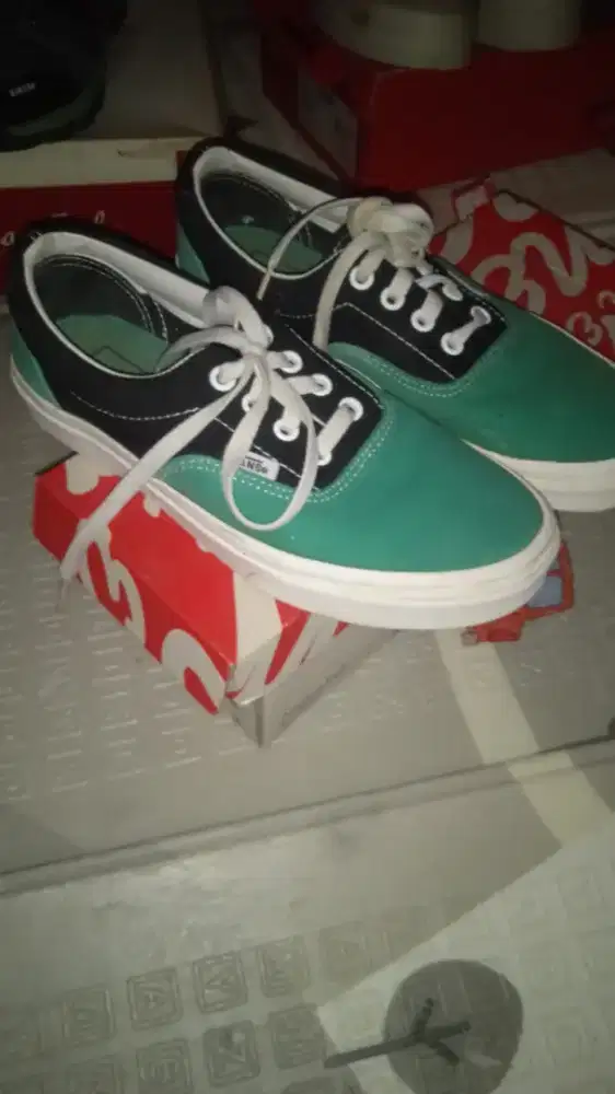 Preloved Vans Retro