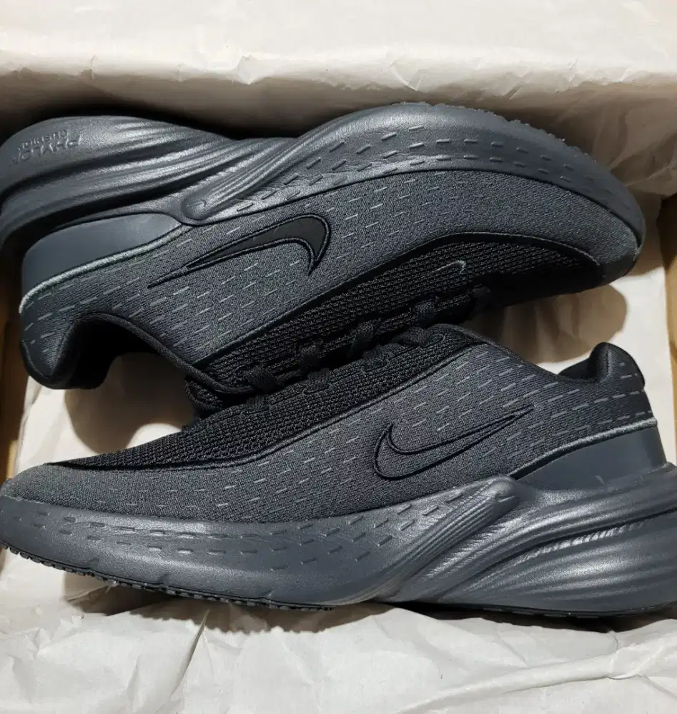 Sepatu Nike Uplift SC Original