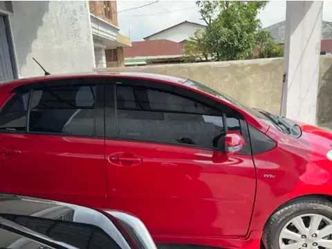 Toyota Yaris 2010 Bensin