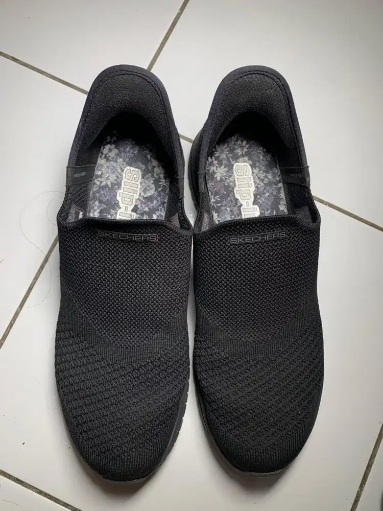 [Preloved/Second Ori] Skechers Slip-Ins Original, Black.