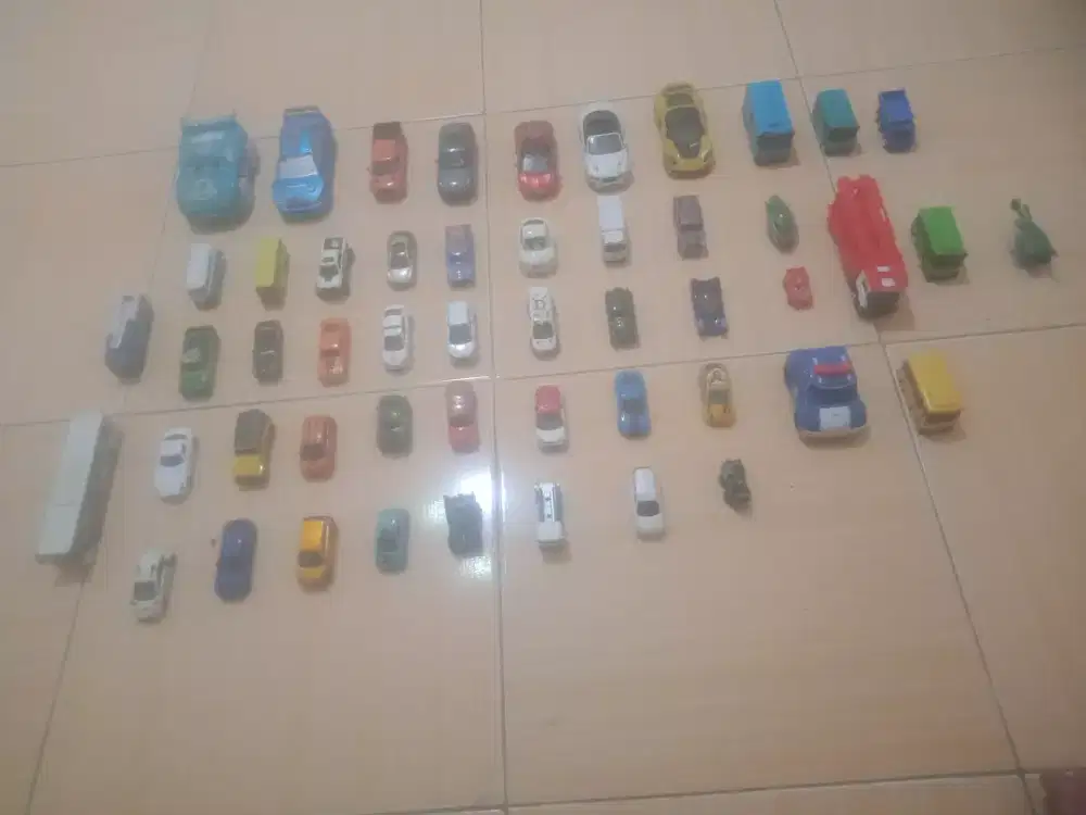 Dijual aneka mainan anak hotweel , majorette , diecast , tomica