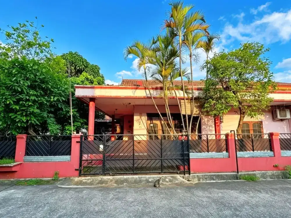 Jarang Ada! Rumah 5 Kamar di Komplek Inkopol, Jalan 2 Mobil, Harga Rp2,7 M