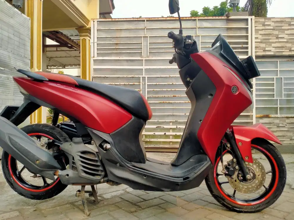 Yamaha Lexi lengkap motor sehat walafiat keterangan detail dibawah