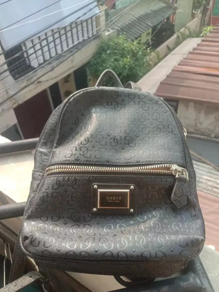 BLACK GUESS SHANNON BACKPACK