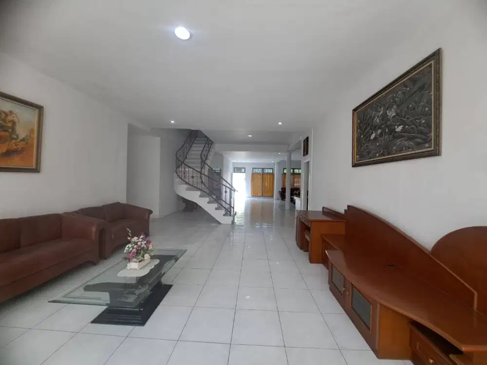 DISEWAKAN RUMAH 2 LANTAI UNTUK MESS KARYAWAN