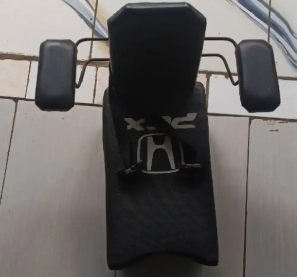 Jok motor depan dan belakang