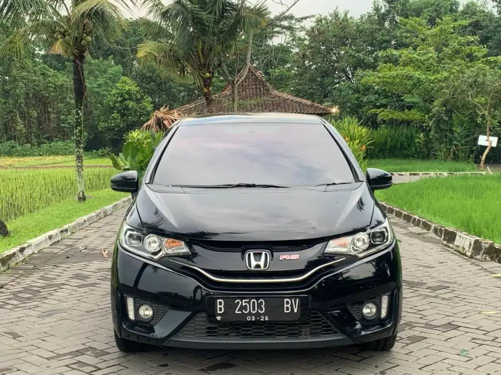 HONDA JAZZ 1.5 RS BLACK EDITION MATIC 2016