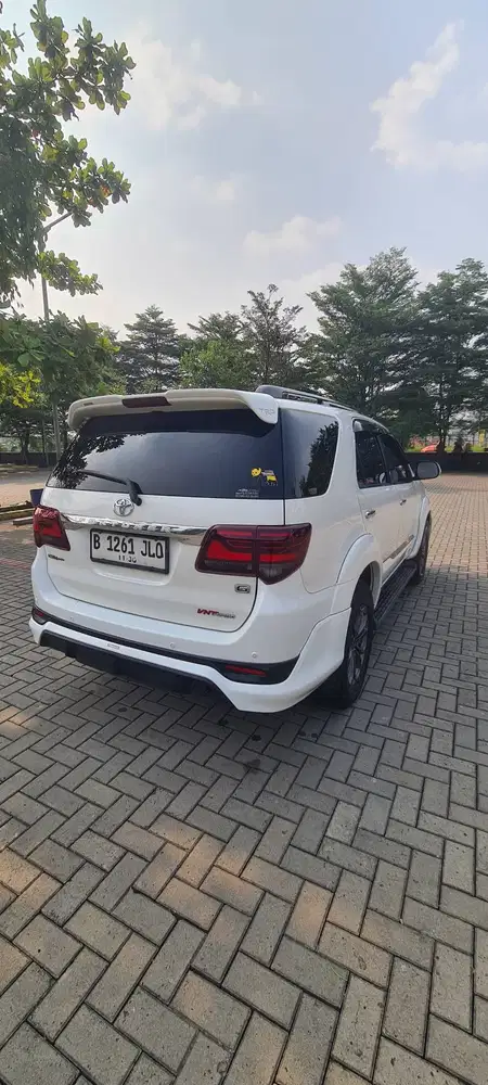 Jual mobil Fortuner VNT TRD edisi terkahir
