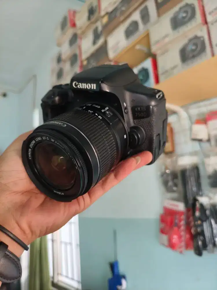 KAMERA CANON 750D WIFI