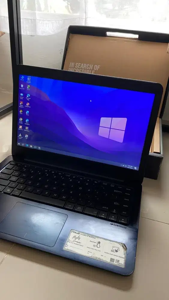 Laptop Asus E402Y fullset SSD 256GB
