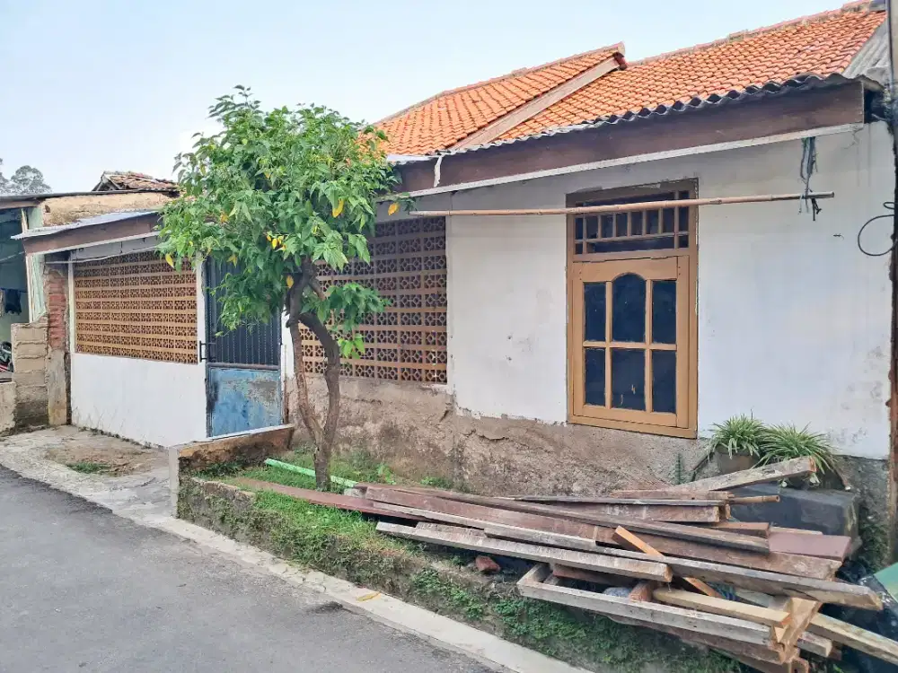 DIKONTRAKKAN RUMAH
-
Lokasi strategis