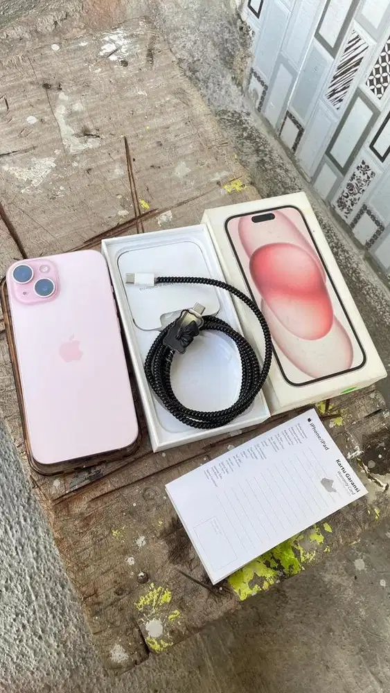 Jual iphone 15 warna pink