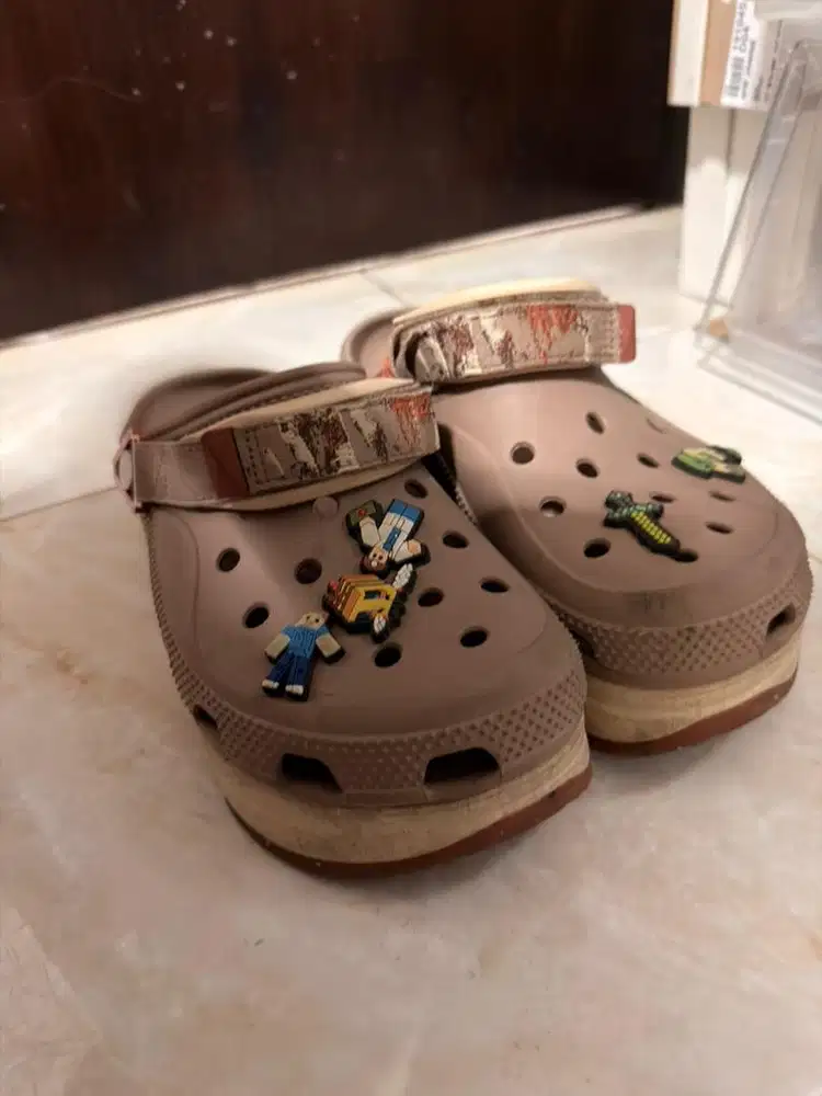 Sepatu Sandal Crocs Men 9 Free Jibbit