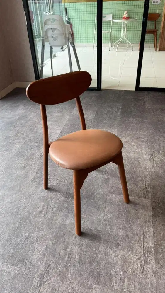 DIJUAL BEKAS KURSI CAFE/RESTORAN KAYU JATI