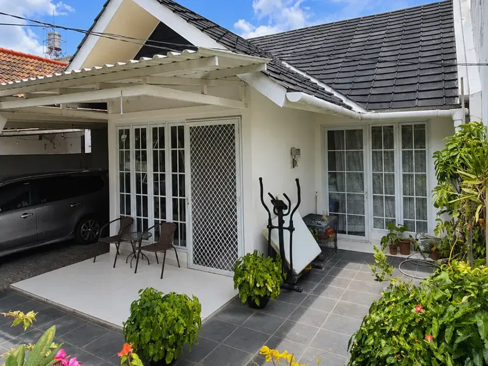 MURAH, CANTIK LUAS 162 !! Semi Furnished Rumah Kemang Pratama Bekasi