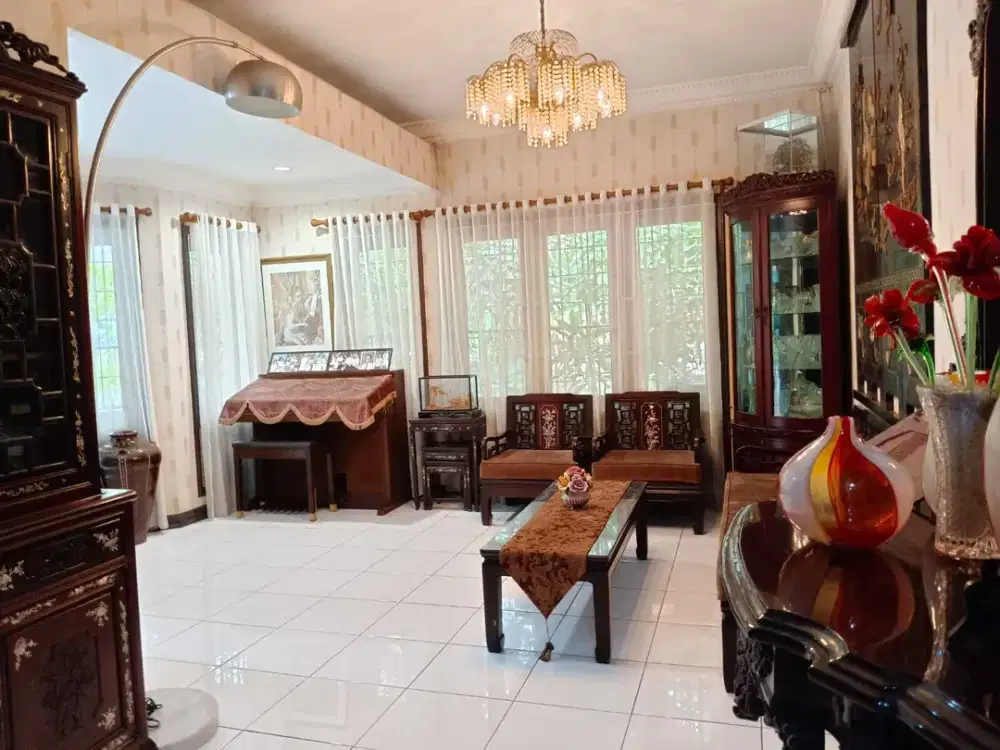 Rumah Idaman Hadap Barat dengan Lokasi Strategis di Villa Cinere Mas