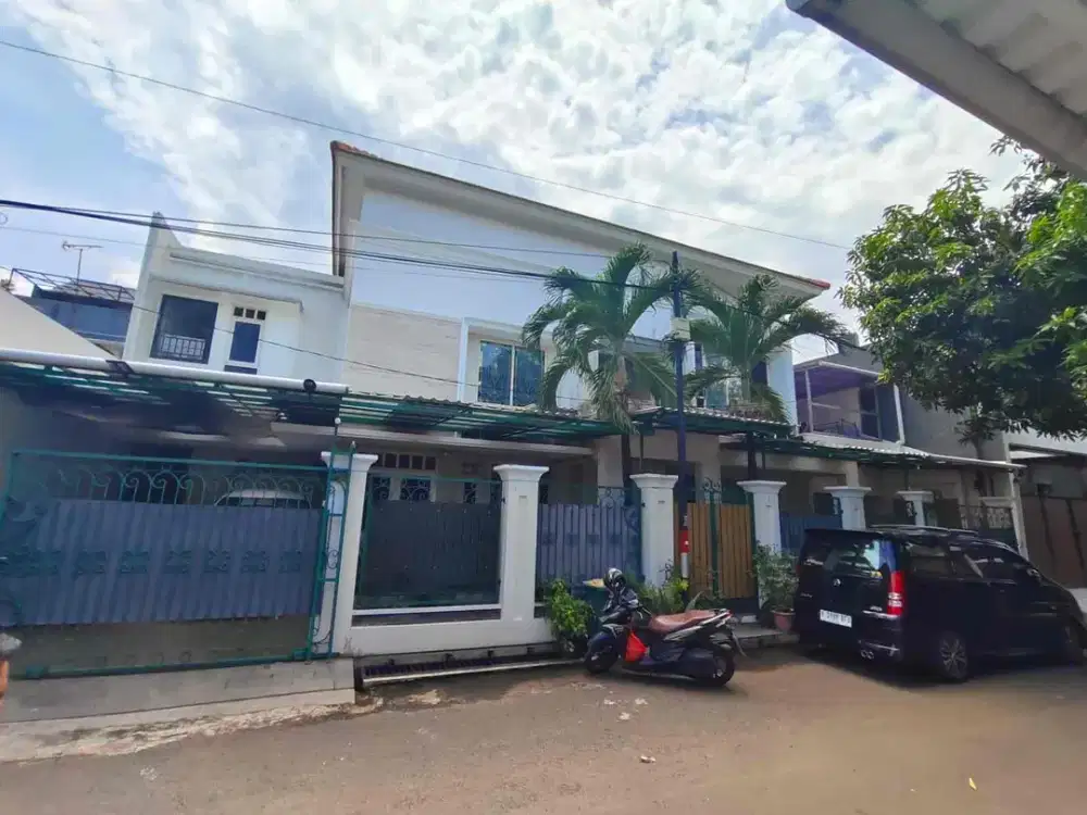 Rumah 2 Lantai Siap Huni Dalam Komplek di Rawamangun Jakarta Timur
