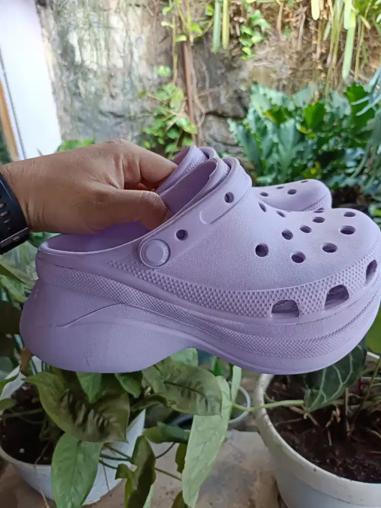 (PRELOVED) Crocs Classic Lavender size W6
