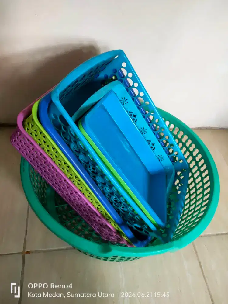 RAK PERLENGKAPAN DAPUR