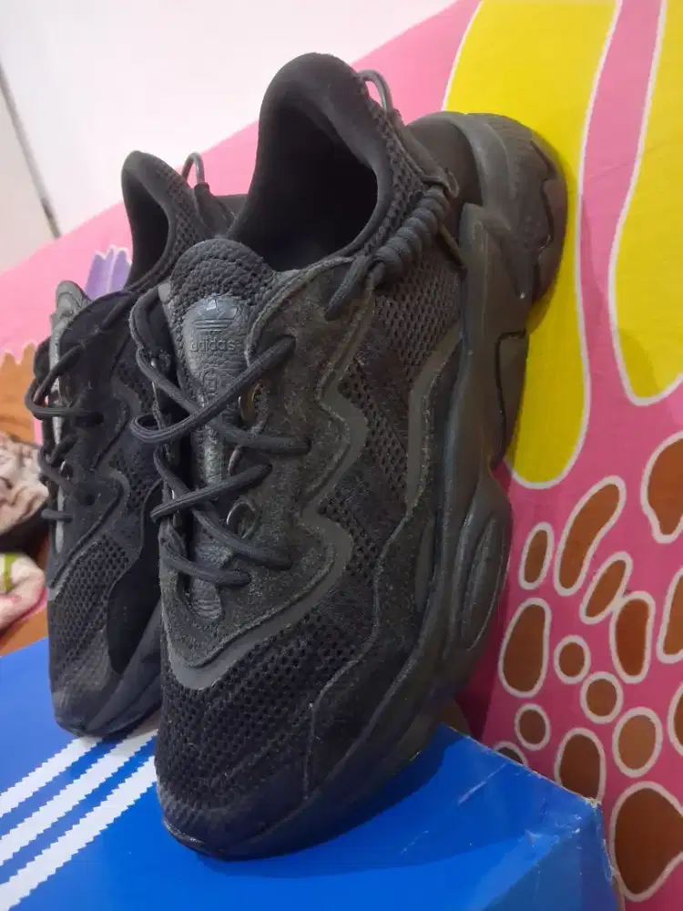 SALE..ORIGINAL ADIDAS OZWEEGO FULLBLACK Size 41 insole 25,5cm