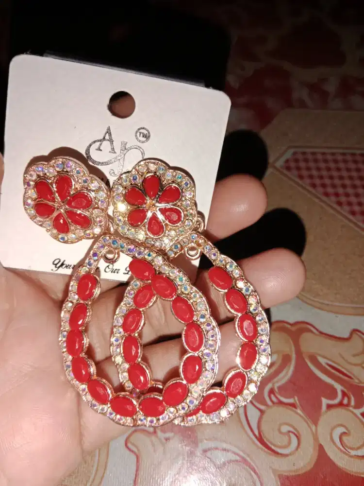 Jual gelang dan anting wanita