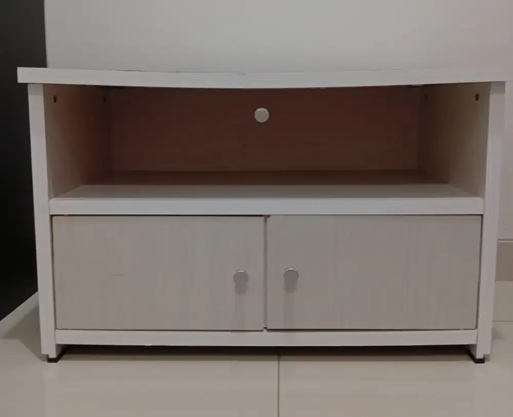 Meja TV minimalis