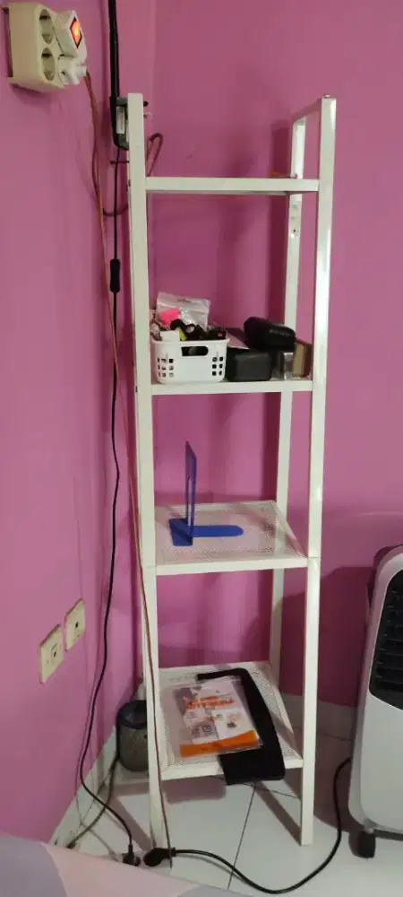Rak putih IKEA LERBERG