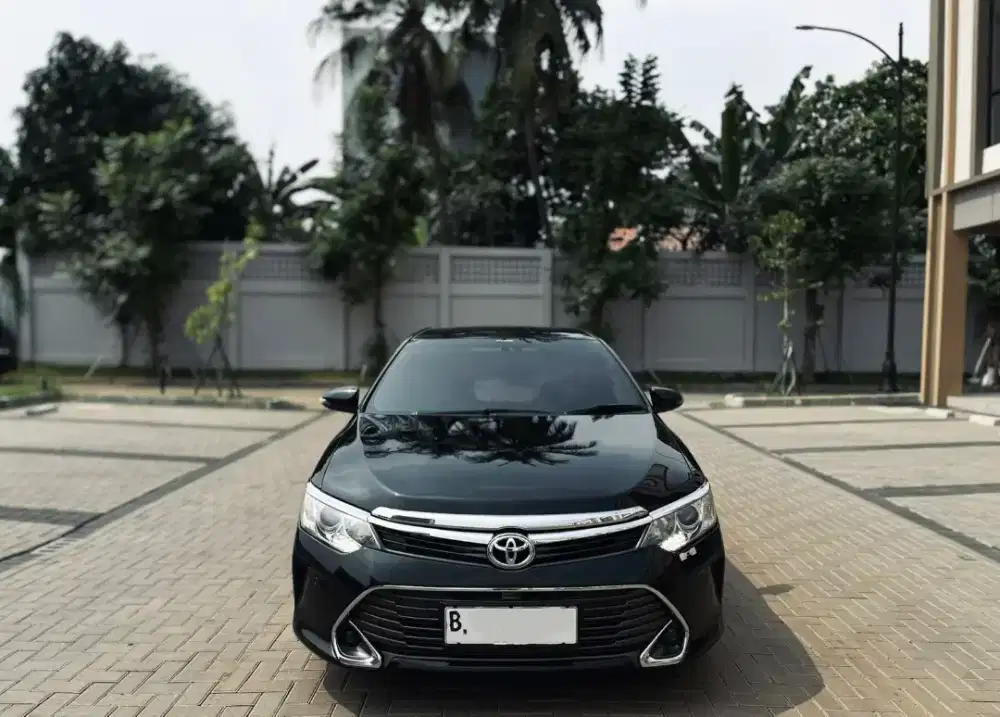 Toyota Camry V at 2016