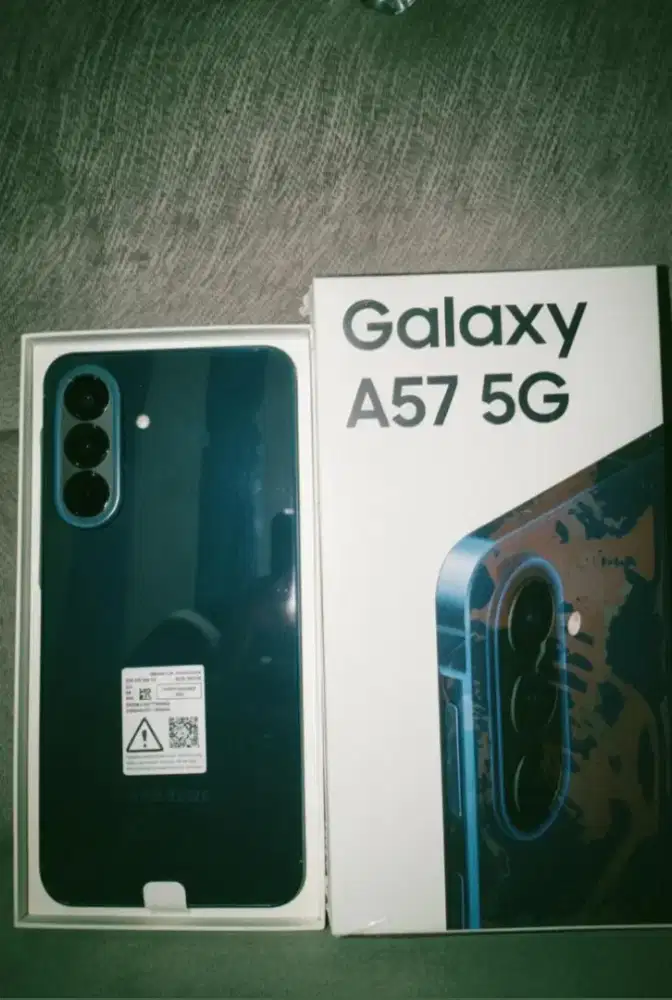 Samsung A57 8/256 new