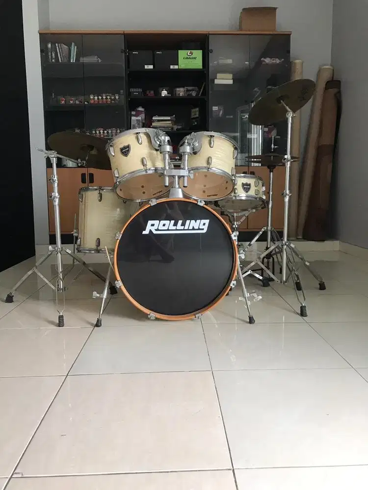 Drum set lengkap Rolling + Paiste 101 Cymbals. Siap pakai