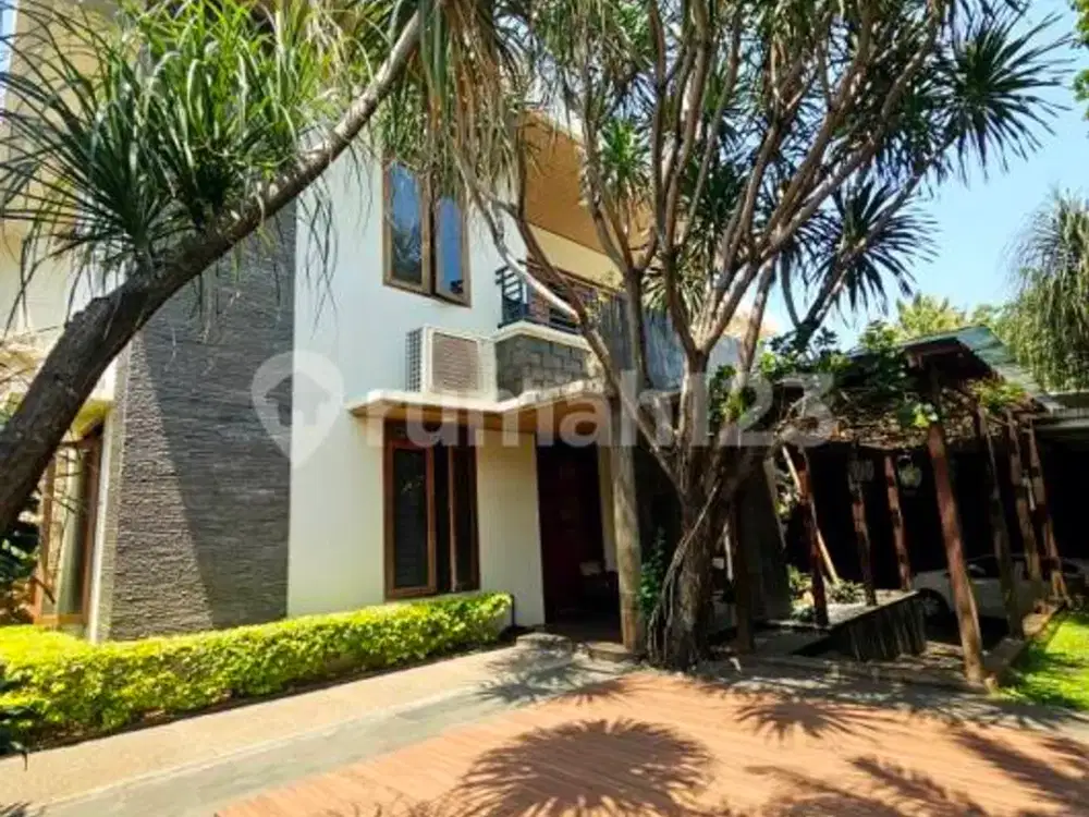 Rumah Tropis dengan sentuhan tradisional di Jagakarsa, Hidden Gem Jakarta Selatan