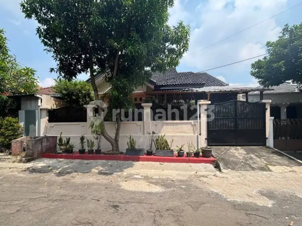 Rumah 2 Lantai di Komplek Megapolitan Cinere