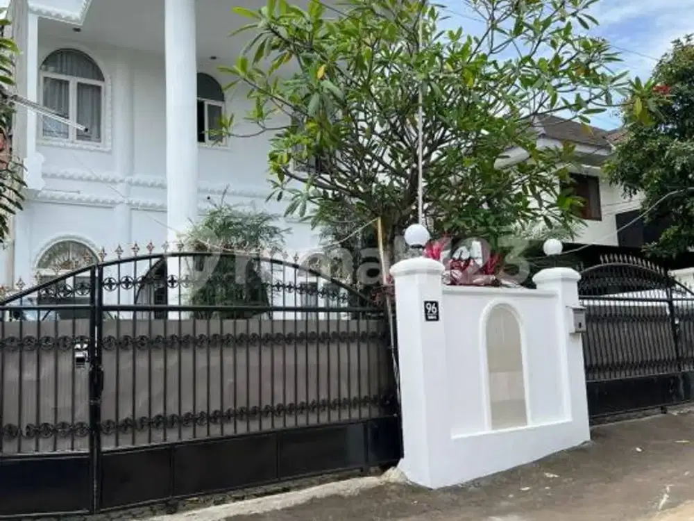 Rumah Istana Megah Harga Sangat Terjangkau Pangkalan Jati Dekat Pondok Labu.