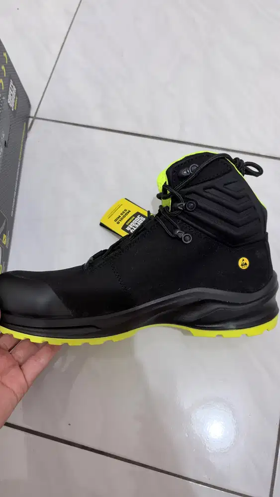 Sepatu Safety Jogger Modulo S3S Mid nego