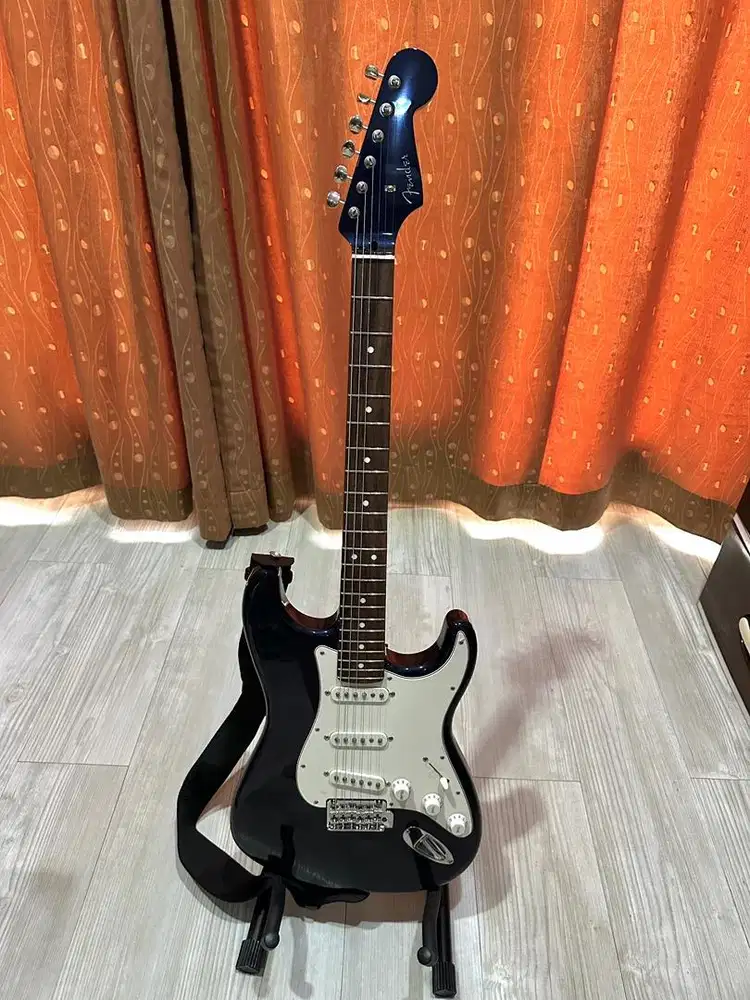 Gitar Fender Japan Hybrid II (like new)