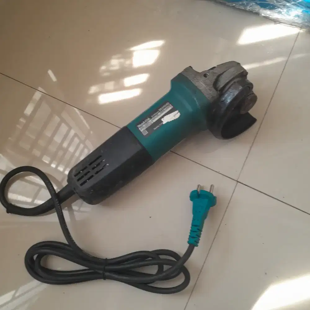 Gerinda Makita 9556NB