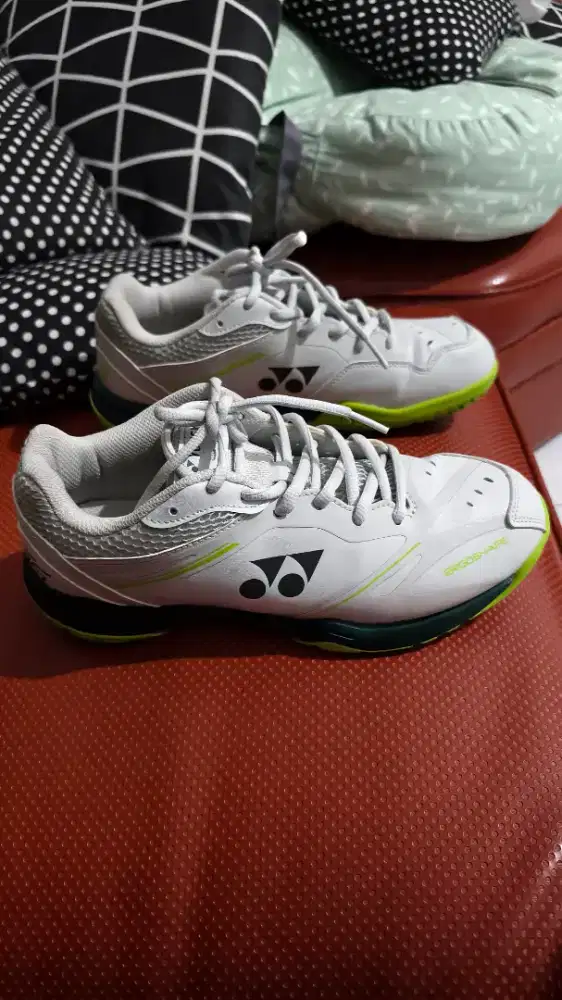 Sepatu Yonex SHB X VA 65 Viktor Axelsen Size 42