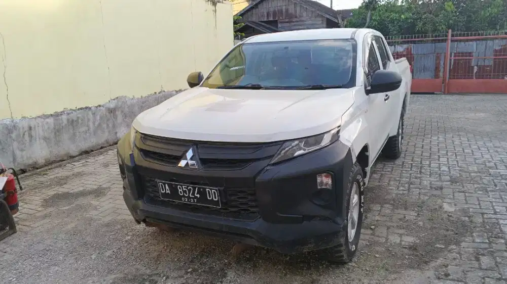 Dijual Mitsubishi double cabin Triton M/T