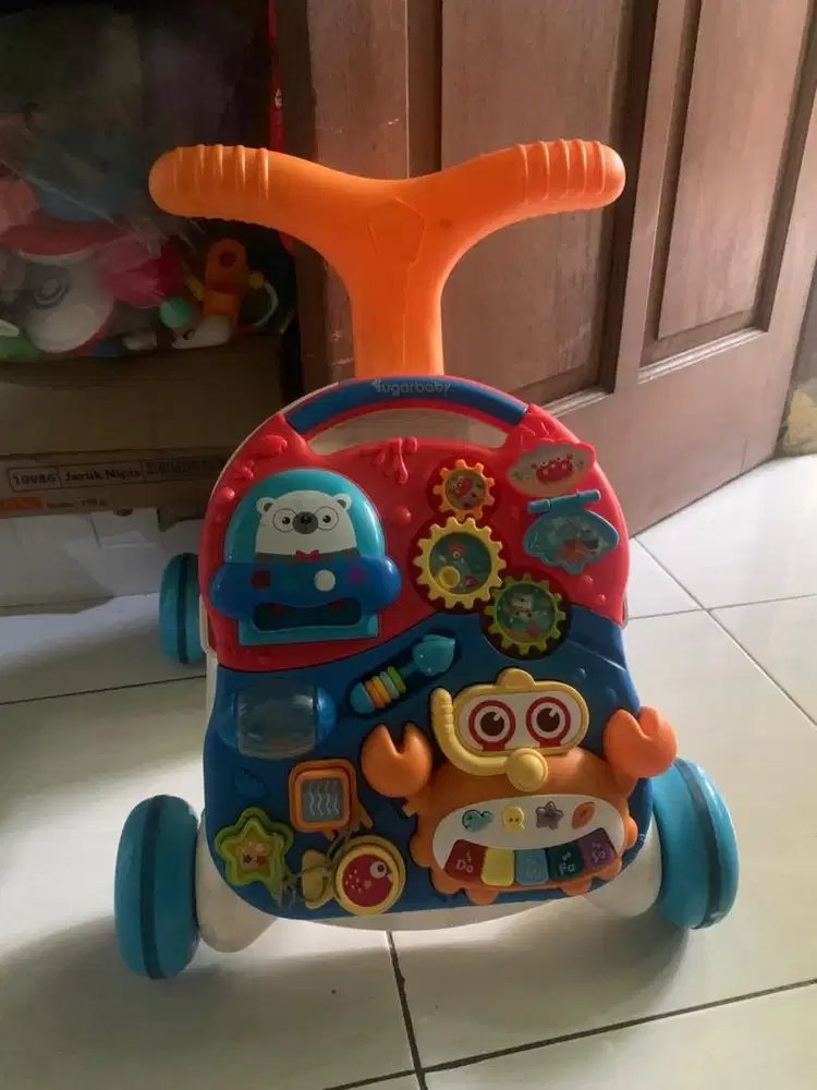 Baby walker untuk belajar jalan