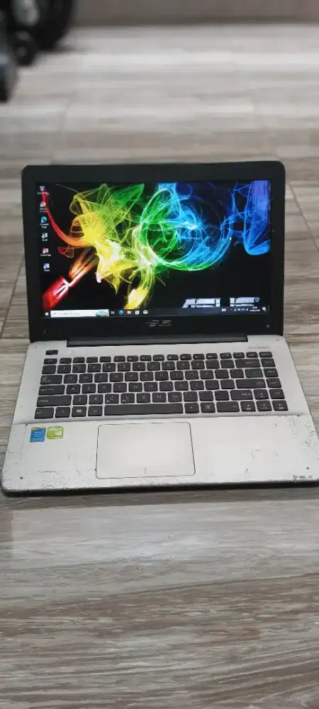 Asus vivobook X455LF core i5 gen 5 dual vga